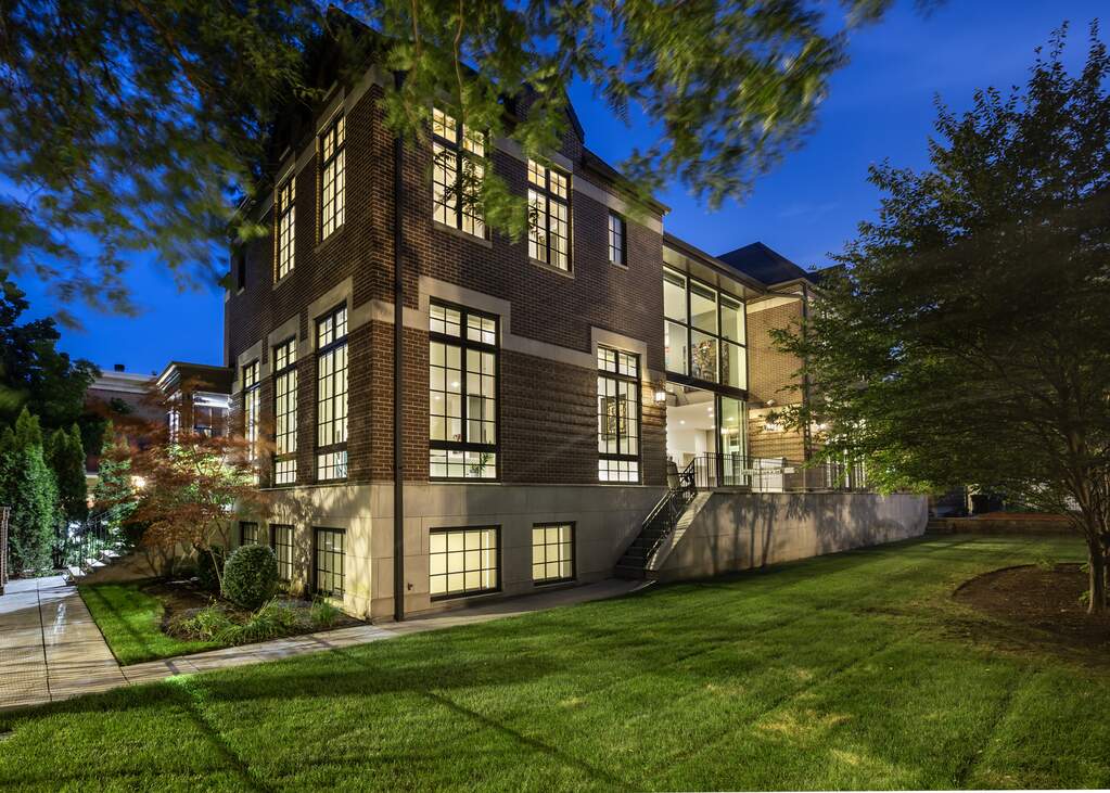 1515 W. Wolfram, Chicago — record sale in 60657